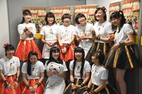 終演後のニコニコ生放送トークの様子。