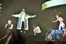 ゴールデンボンバー