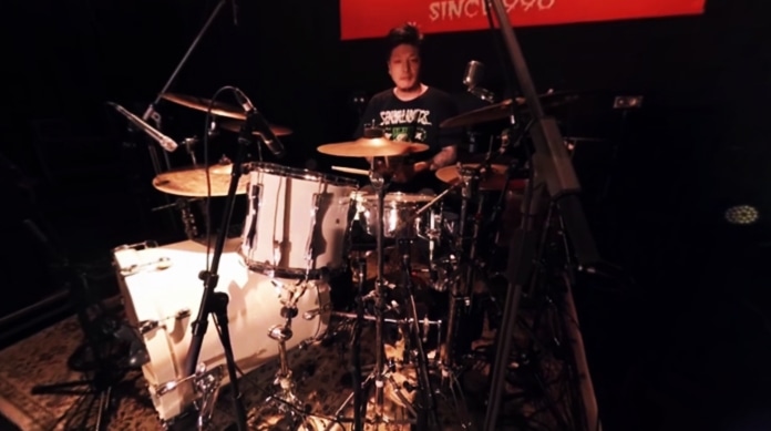SHAKALABBITSライブ映像のワンシーン。