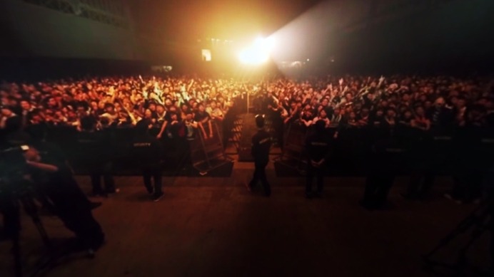 SHAKALABBITSライブ映像のワンシーン。