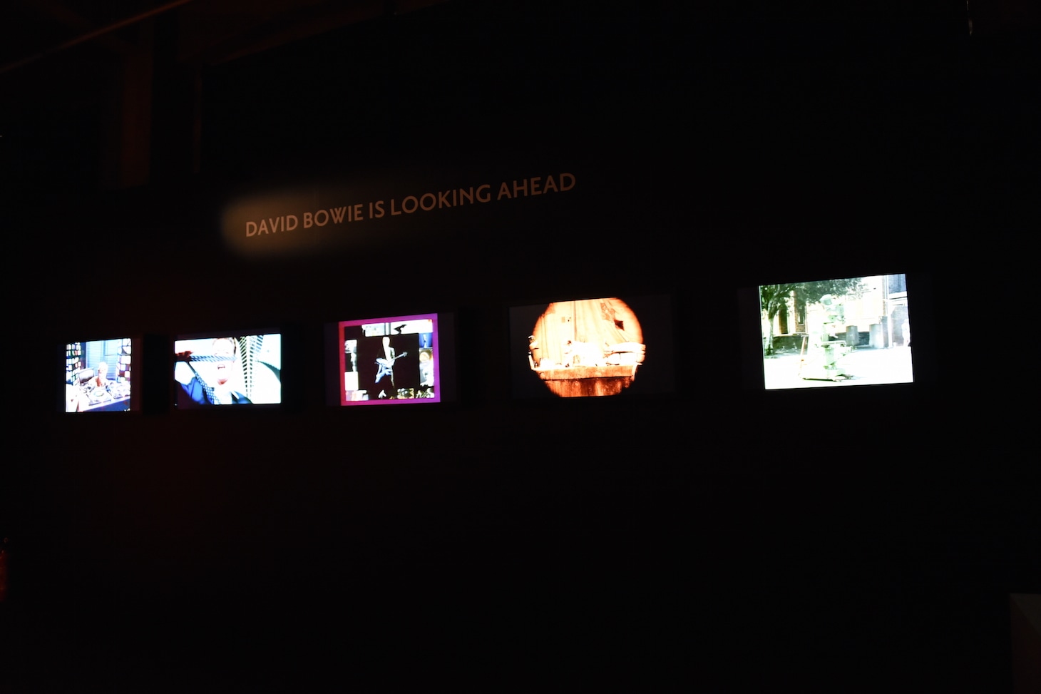 「DAVID BOWIE is」の様子。