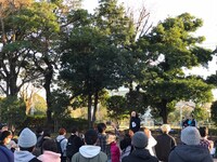 宮崎県内でストリートライブを行う電波少女。（写真提供：アリオラアーティスト）