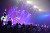 PPP!PiXiON、PiiiiiiiN、TOKYO5によるコラボレーションの様子。