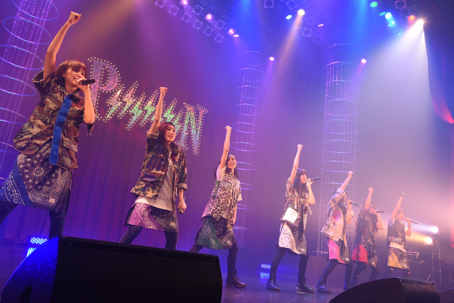 「PiiiiiiiN 3rd ANNIVERSARY LIVE」の様子。