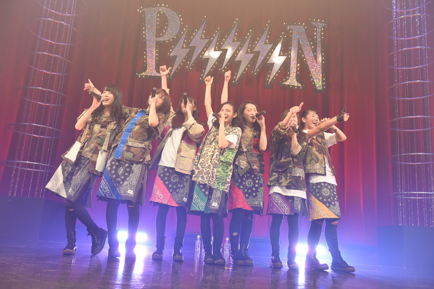 「PiiiiiiiN 3rd ANNIVERSARY LIVE」の様子。