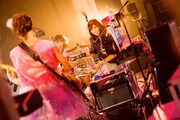 SILENT SIREN「2016年末スペシャルライブ Dream on!」東京・東京体育館公演の様子。 （Photo by Satoshi Hata）