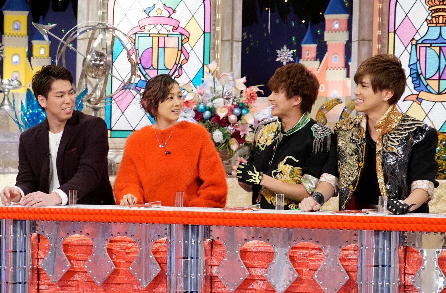 左から前田健太、SHELLY、BOYS AND MENの小林豊と水野勝。(c)読売テレビ