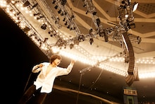 エレファントカシマシ「新春ライブ 2017 日本武道館」の様子。（撮影：岡田貴之）