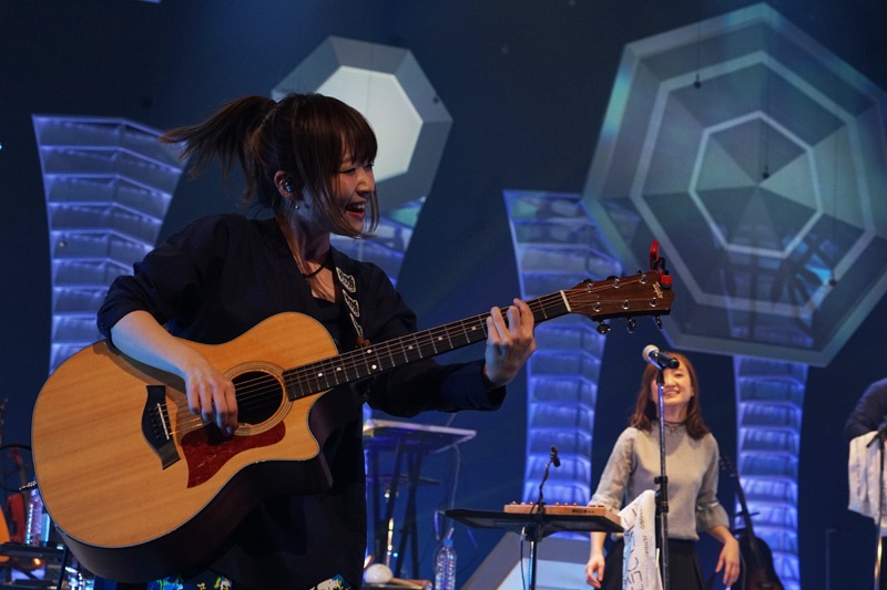マナミ（写真提供：Sony Music Records）