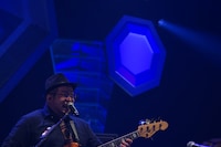 ワタナベシュウヘイ（写真提供：Sony Music Records）