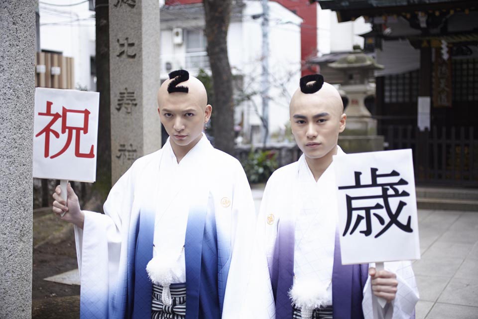左から小林龍二、泉大智。