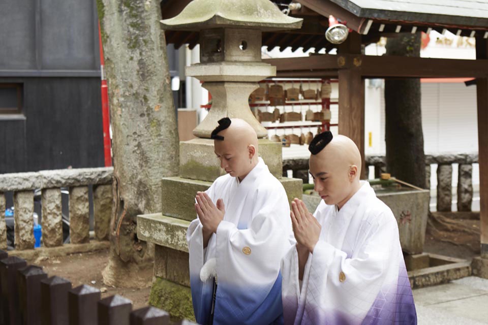 左から小林龍二、泉大智。