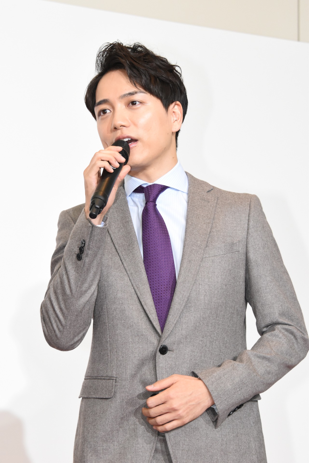 山崎育三郎