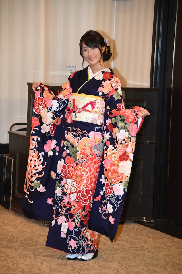 藤田奈那。写真は2017年1月に東京・神田明神で行われたAKB48グループの成人式で撮影されたもの。