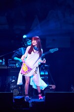 芹奈（撮影：三吉ツカサ[Showcase]）