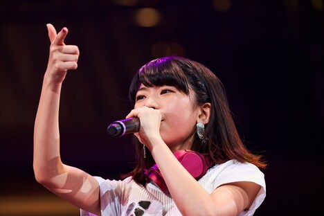 manaka（撮影：三吉ツカサ[Showcase]）