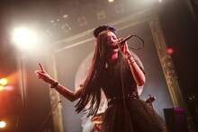 彩姫（Vo）（Photo by Shingo Tamai）