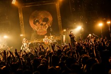 BAND-MAID「1st Full Album『Just Bring It』Pre-Release One-man ～新年 初お給仕はじめます～」の様子。（Photo by Shingo Tamai）