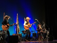 「渋谷区新成人を祝う会」での平井大のライブの様子。（写真提供：エイベックス）