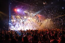 X4「X4 LIVE TOUR 2016 -Funk,Dunk,Punk-」東京・Zepp Tokyo公演の様子。