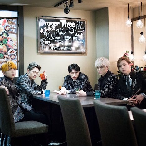 X4「i want you back」ジャケット