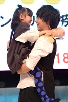 人気画像2位は「『砂の塔』高野兄妹が再会！M!LK新作イベントにサプライズゲスト続々」より、稲垣来泉（左）と佐野勇斗（右）。