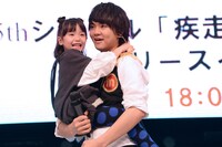 人気画像3位は「『砂の塔』高野兄妹が再会！M!LK新作イベントにサプライズゲスト続々」より、稲垣来泉（左）と佐野勇斗（右）。