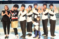 軟式globe（左）とM!LK（右）と稲垣来泉（手前）。