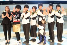 軟式globe（左）とM!LK（右）と稲垣来泉（手前）。