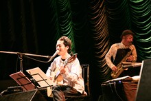 左から七尾旅人、梅津和時。（撮影：新保勇樹）