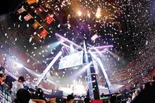 「E-girls LIVE TOUR 2016 ～E.G. SMILE～」の様子。