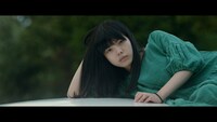 映画「退屈な日々にさようならを」に出演するカネコアヤノ。