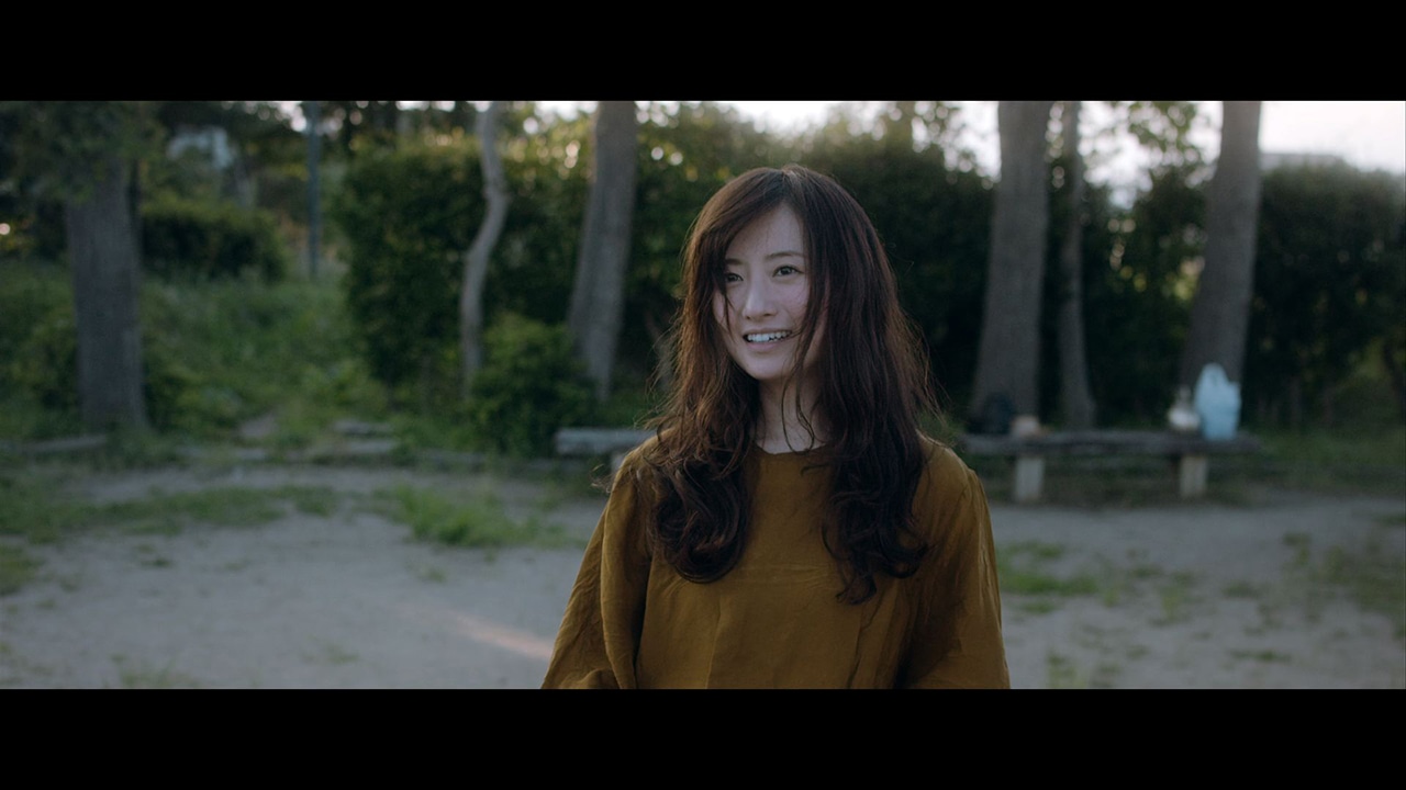 映画「退屈な日々にさようならを」に出演する女優の松本まりか。