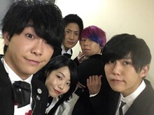 「バズリズム」収録日に撮影されたMrs. GREEN APPLEの自撮り写真。