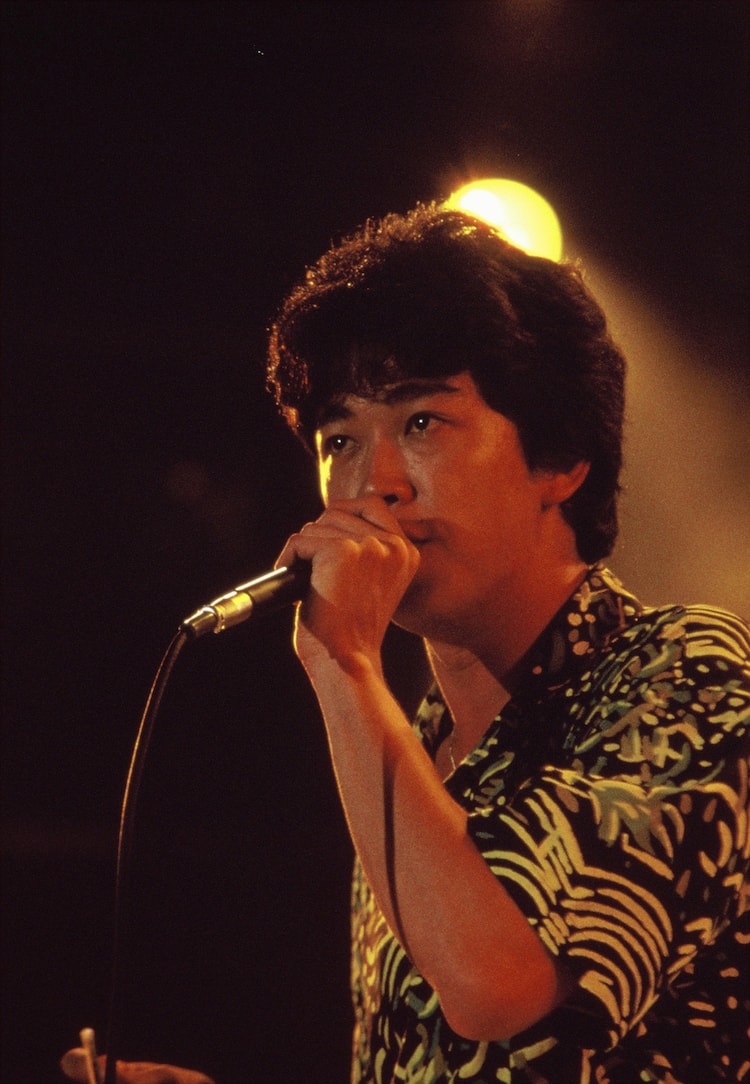 君は1000%」から31年、カルロス・トシキがツアー開催 - 音楽ナタリー