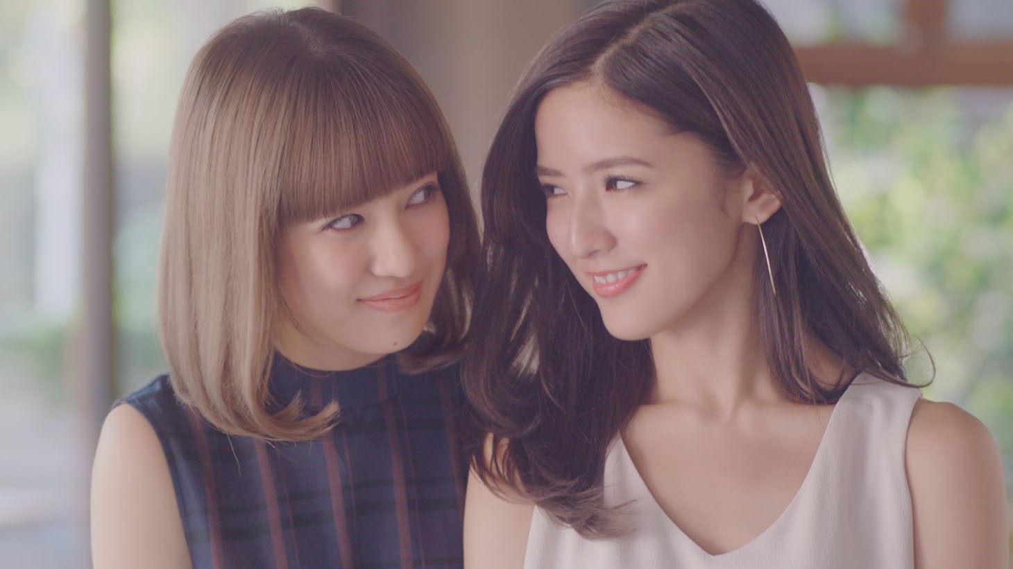 「ファシオ」新CMのワンシーン。