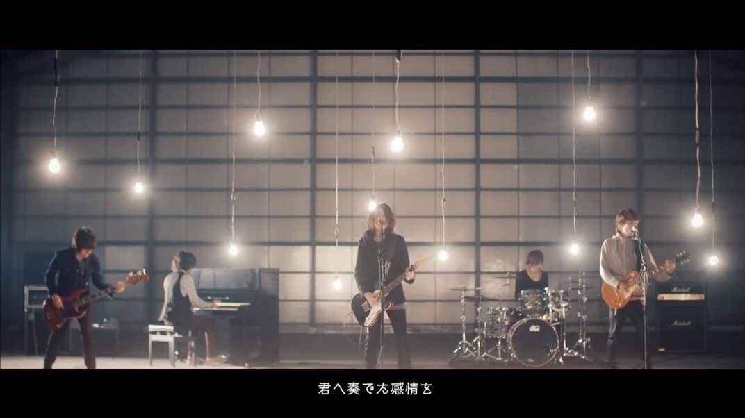 一之瀬ユウ「Allone」のミュージックビデオのワンシーン。