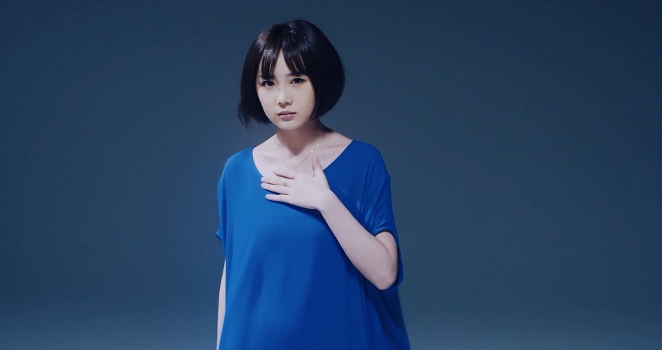 暁月凛「コノ手デ」ミュージックビデオのワンシーン。