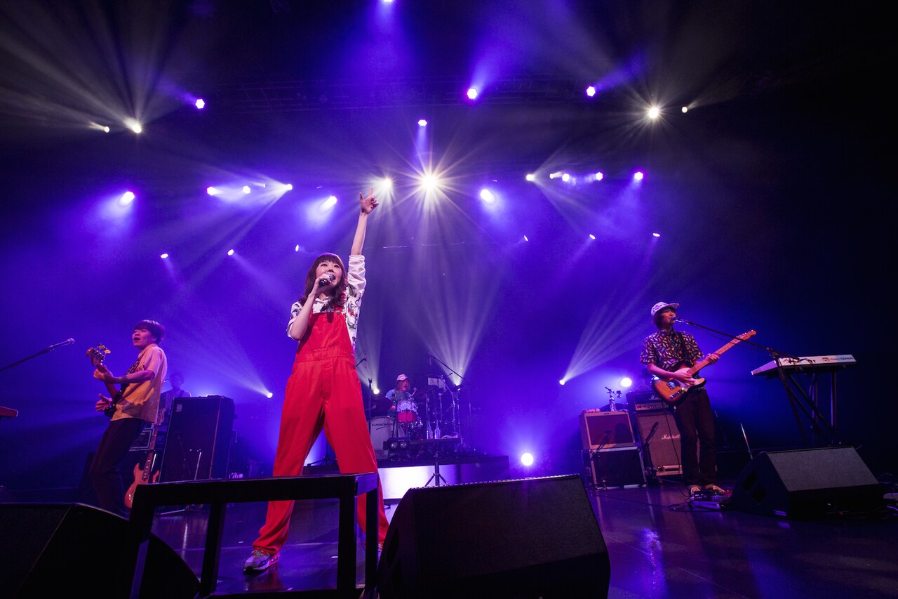 「ALL ABOUT POP Release Tour『“ワンマン”スかこれ。～東阪編～』」東京・EX THEATER ROPPONGI公演の様子。