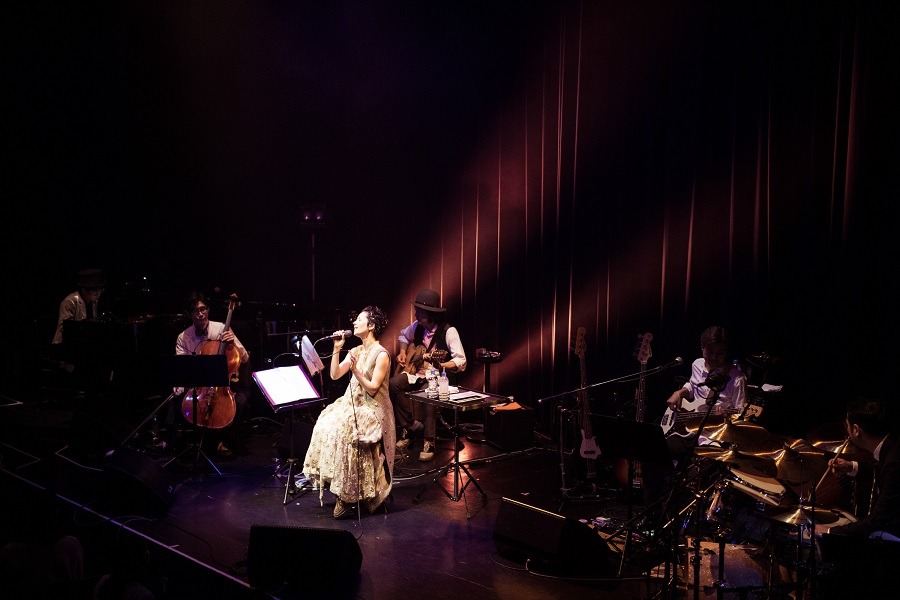 木村カエラ「MTV Unplugged: Kaela Kimura」の様子。（撮影：田中聖太郎）