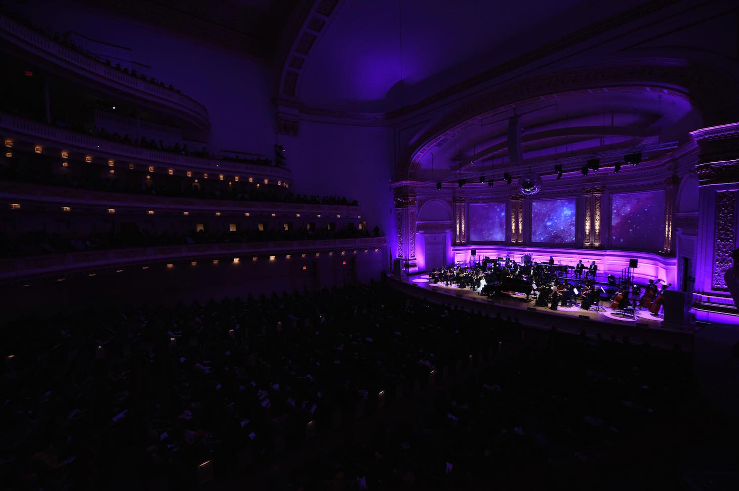 「YOSHIKI CLASSICAL SPECIAL feat. Tokyo Philharmonic Orchestra」の様子。
