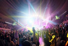 「でんぱ組.inc 幕神アリーナツアー2017 電波良好Wi-Fi完備！」1月14日公演の様子。（写真提供：ディアステージ）