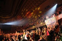 「でんぱ組.inc 幕神アリーナツアー2017 電波良好Wi-Fi完備！」1月14日公演の様子。（写真提供：ディアステージ）