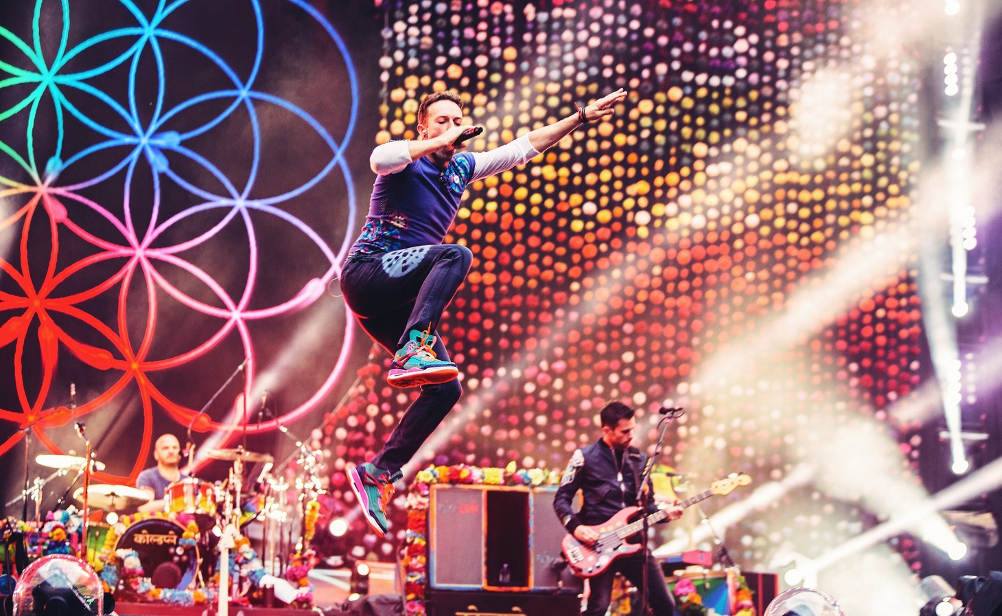 6月に行われた「A Head Full Of Dreams Tour」のイギリス・ウェンブリースタジアム公演の様子。（Photo by Sam Neill）