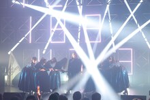 「東京パフォーマンスドール ダンスサミット“DREAM CRUSADERS”～WE ARE TPD！さぁ、共に駆け抜けよう！～」の様子。（写真提供：EPICレコードジャパン）