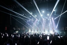 「東京パフォーマンスドール ダンスサミット“DREAM CRUSADERS”～WE ARE TPD！さぁ、共に駆け抜けよう！～」の様子。（写真提供：EPICレコードジャパン）