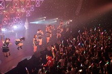 「東京パフォーマンスドール ダンスサミット“DREAM CRUSADERS”～WE ARE TPD！さぁ、共に駆け抜けよう！～」の様子。（写真提供：EPICレコードジャパン）