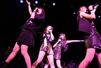 東京女子流「TOKYO GIRLS' STYLE × GIRLS BAND ～赤坂屋内音楽堂～」の様子。