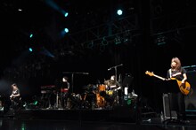 東京女子流のライブを生演奏でサポートするGIRLS BAND。