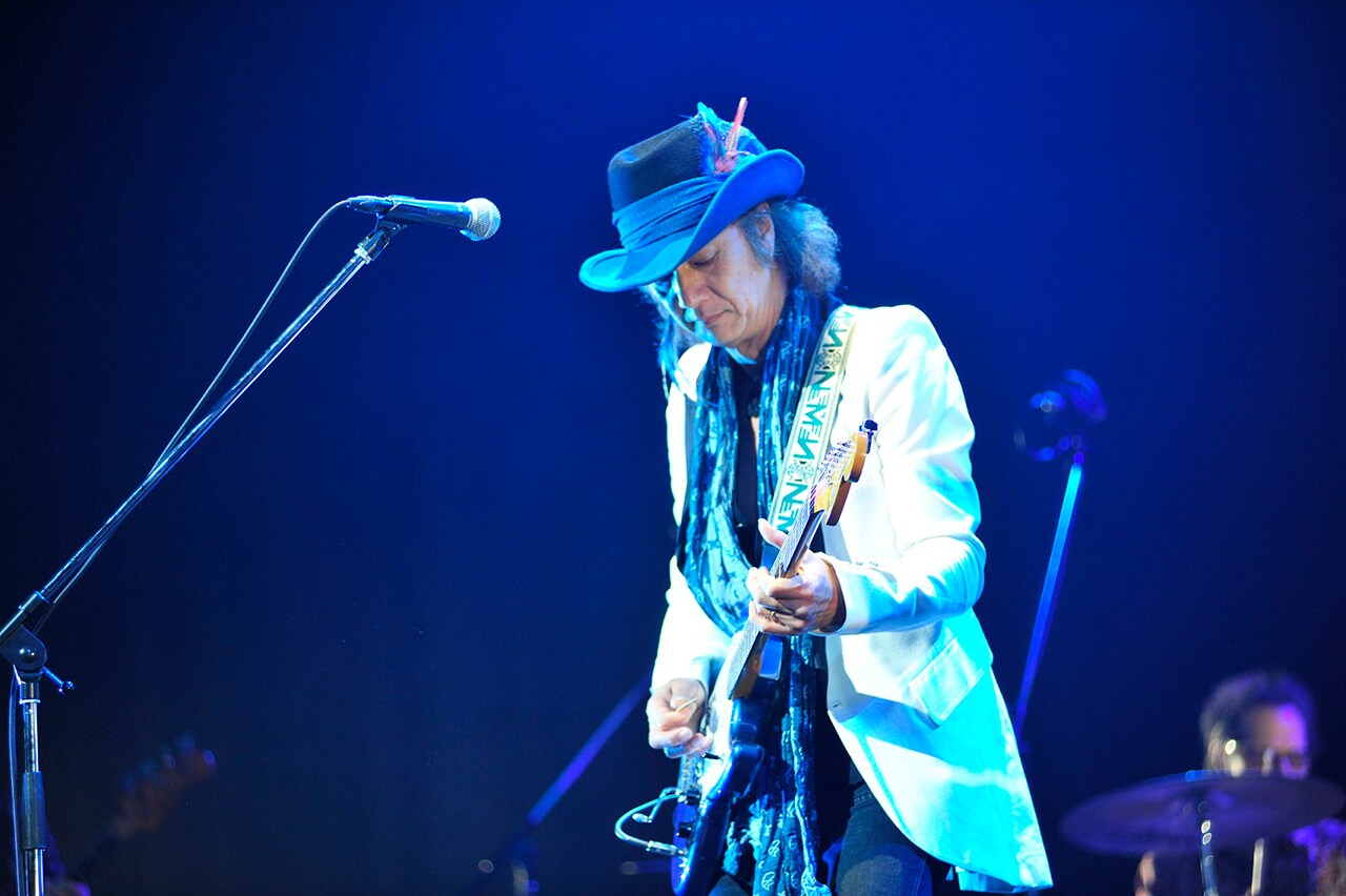 Char大阪フェスティバルホールで単独公演、歴代ギターの展示も